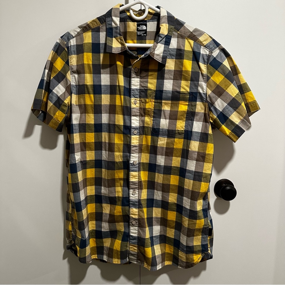 The North Face Men’s Short Sleeve Button Down Plaid Shirt